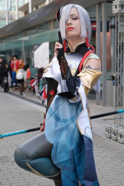 2 Şubat 2024 'te İspanya' nın Madrid şehrinde Japonya 'nın Ifema şehrindeki hafta sonu etkinliklerine bir Cosplayer katılır.