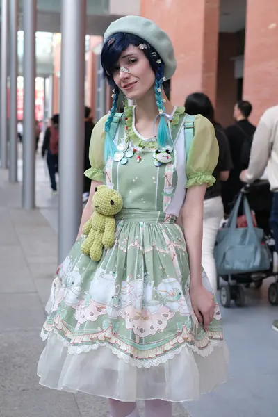 2 Şubat 2024 'te İspanya' nın Madrid şehrinde Japonya 'nın Ifema şehrindeki hafta sonu etkinliklerine bir Cosplayer katılır.