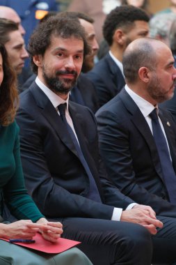 Sergio Llull 19 Şubat 2024 tarihinde İspanya 'nın Madrid şehrinde Real Casa de Correos' ta Real Madrid takımı, yönetim ve antrenör kadrosunu almadan önce.