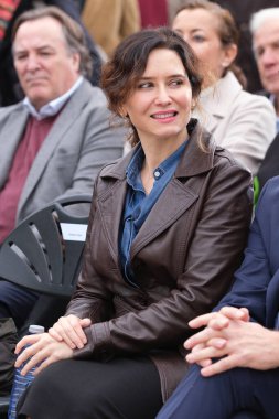 Isabel Diaz Ayuso ve Alberto Nunez Feijoo, İspanya 'nın Madrid şehrinde 22 Şubat 2024 tarihinde, Madrid Anayasası Anıtı' nda 'İspanyollar arasında Eşitlik Yolu' eylemi sırasında,.