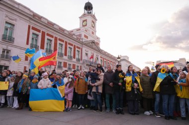 24 Şubat 2024 'te İspanya' nın Ukrayna 'yı işgalinin ikinci yılını anmak amacıyla Madrid' in Gran Via 'sına protestocular yürüdü.