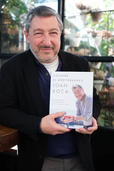 Chef Joan Roca Posa Durante Apresentação Livro Cooking Mediterranean Madrid — Fotografia de Stock