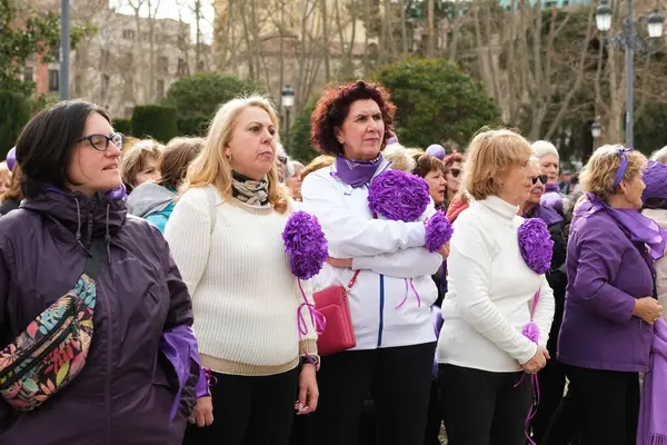 在下周五 即2024年3月8日 在西班牙马德里举行的 国际妇女节 女性在王宫门前要求与 — 图库照片