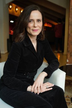 Aitana Snchez-Gijn Madrid 'deki Pavon tiyatrosunda LA MADRE oyununun sunumuna katılır. 5 Mart 2024 İspanya