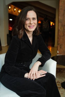 Aitana Snchez-Gijn Madrid 'deki Pavon tiyatrosunda LA MADRE oyununun sunumuna katılır. 5 Mart 2024 İspanya