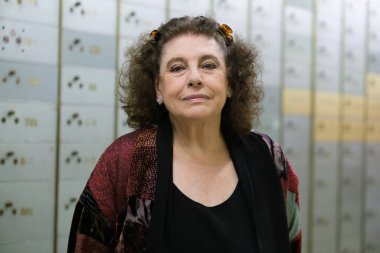 Aktris Charo Lopez Madrid 'deki resim çekimi sırasında poz verdi. 6 Mart 2024 İspanya