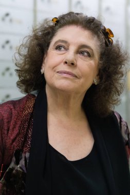 Aktris Charo Lopez Madrid 'deki resim çekimi sırasında poz verdi. 6 Mart 2024 İspanya