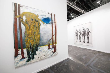  İspanya 'nın Madrid kentindeki 43. ARCO Uluslararası Çağdaş Sanat Fuarı' nı ziyaret edin. Fuarda 36 farklı ülkeden toplam 205 galeri yer aldı.. 