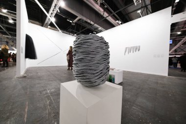  İspanya 'nın Madrid kentindeki 43. ARCO Uluslararası Çağdaş Sanat Fuarı' nı ziyaret edin. Fuarda 36 farklı ülkeden toplam 205 galeri yer aldı.. 