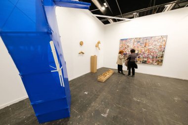  İspanya 'nın Madrid kentindeki 43. ARCO Uluslararası Çağdaş Sanat Fuarı' nı ziyaret edin. Fuarda 36 farklı ülkeden toplam 205 galeri yer aldı.. 