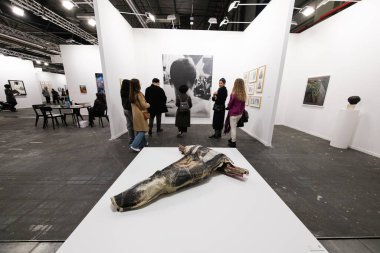  İspanya 'nın Madrid kentindeki 43. ARCO Uluslararası Çağdaş Sanat Fuarı' nı ziyaret edin. Fuarda 36 farklı ülkeden toplam 205 galeri yer aldı.. 