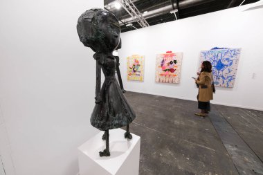  İspanya 'nın Madrid kentindeki 43. ARCO Uluslararası Çağdaş Sanat Fuarı' nı ziyaret edin. Fuarda 36 farklı ülkeden toplam 205 galeri yer aldı.. 