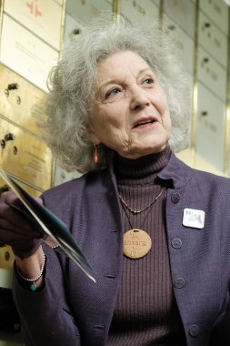  Marisa Paredes, 8 Mart 2024 tarihinde Madrid 'deki Cervantes Enstitüsü' nde düzenlenen Uluslararası Kadınlar Günü kutlamalarına katıldı.