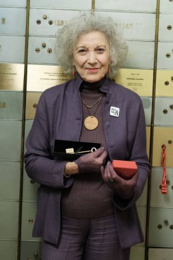  Marisa Paredes, 8 Mart 2024 tarihinde Madrid 'deki Cervantes Enstitüsü' nde düzenlenen Uluslararası Kadınlar Günü kutlamalarına katıldı.