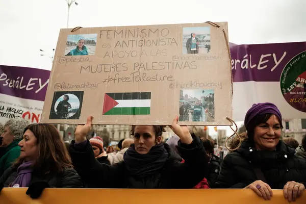 Several Women Protest Demonstration International Women Day Plaza Cibeles Madrid — Stock Photo, Image