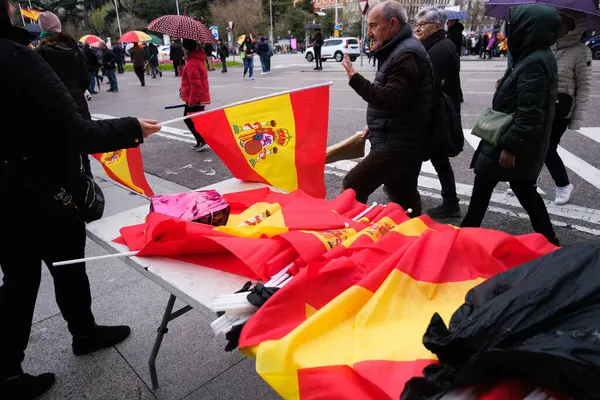 2024年3月9日 几个人在西班牙马德里的Cibeles广场举行集会 要求佩德罗 桑切斯辞职 — 图库照片