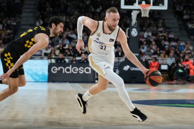 Real Madrid 'den Dzanan Musa, Real Madrid ile Lenovo Tenerife arasında oynanan Liga ACB karşılaşmasında 10 Mart 2024 tarihinde İspanya' nın başkenti Madrid 'de oynanan WiZink Center' da maç yaptı.. 