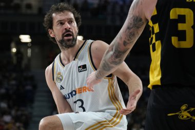Real Madrid 'den Sergio Llull, Real Madrid ile Lenovo Tenerife arasında oynanan Liga ACB karşılaşmasında 10 Mart 2024 tarihinde İspanya' nın başkenti Madrid 'de oynanan WiZink Center' da maç yaptı.. 