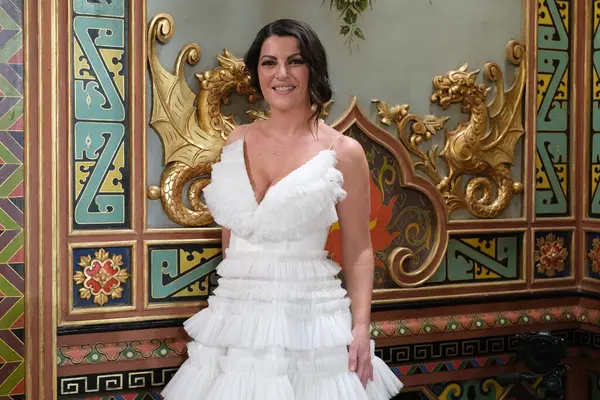 2024年3月13日西班牙马德里圣伊莎贝尔宫 在马德里时装周期间的阿特勒埃婚纱时装秀中 麦克雷纳 奥洛纳 — 图库照片