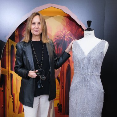 Yazar Maria Duenas, Madrid müzikali El Tiempo Entre Costuras 'ın sunumu sırasında, 14 Mart 2024, İspanya