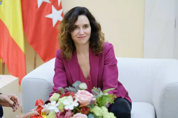 Presidenta Comunidad Madrid Isabel Díaz Ayuso Recibe Embajador República Checa —  Fotos de Stock