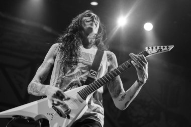 Şarkıcılar 22 Mart 2024 'te İspanya' nın başkenti Madrid 'deki Kaos Bölgesi Festivali' nde konser verdiler.