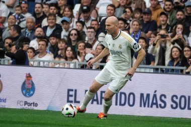 Zinedine Zidane, Real Madrid ile FC Porto arasında oynanan Corazon Classic 2024 yardım maçı sırasında Madrid 'deki Santiago Bernabeu Stadyumu' nda 23 Mart 2024 tarihinde oynanacak.