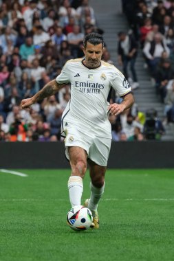 Lus Figo, Real Madrid ile FC Porto arasındaki Corazon Classic 2024 hayır maçı sırasında 23 Mart 2024 tarihinde Madrid 'deki Santiago Bernabeu Stadyumu' nda oynanmıştır.