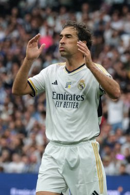 Lus Figo, Real Madrid ile FC Porto arasındaki Corazon Classic 2024 hayır maçı sırasında 23 Mart 2024 tarihinde Madrid 'deki Santiago Bernabeu Stadyumu' nda oynanmıştır.