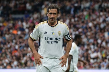 Lus Figo, Real Madrid ile FC Porto arasındaki Corazon Classic 2024 hayır maçı sırasında 23 Mart 2024 tarihinde Madrid 'deki Santiago Bernabeu Stadyumu' nda oynanmıştır.