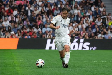 Lus Figo, Real Madrid ile FC Porto arasındaki Corazon Classic 2024 hayır maçı sırasında 23 Mart 2024 tarihinde Madrid 'deki Santiago Bernabeu Stadyumu' nda oynanmıştır.