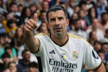 Lus Figo, Real Madrid ile FC Porto arasındaki Corazon Classic 2024 hayır maçı sırasında 23 Mart 2024 tarihinde Madrid 'deki Santiago Bernabeu Stadyumu' nda oynanmıştır.
