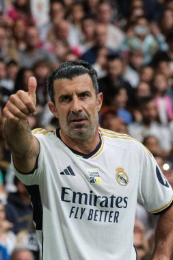 Lus Figo, Real Madrid ile FC Porto arasındaki Corazon Classic 2024 hayır maçı sırasında 23 Mart 2024 tarihinde Madrid 'deki Santiago Bernabeu Stadyumu' nda oynanmıştır.
