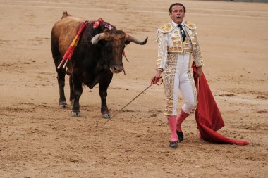 Boğa güreşçisi Antonio Ferrera Corrida Toros de Domingo de Ramos Toros 'un boğa güreşi sırasında Madrid Plaza de las Ventas' ta 24 Mart 2024 İspanya