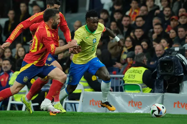 İspanya ile Brezilya arasında 26 Mart 'ta Madrid' deki Santiago Bernabeu Stadyumu 'nda oynanan dostluk karşılaşmasında Brezilyalı Vini Jr.