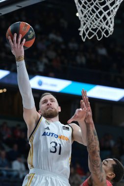 Real Madrid 'den Dzanan Musa, Real Madrid ve BAXI Manresa arasında oynanan ACB Ligi karşılaşmasında 31 Mart 2024 tarihinde İspanya' nın başkenti Madrid 'de oynanan WiZink Center' da maç yaptı..