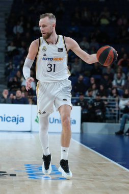 Real Madrid 'den Dzanan Musa, Real Madrid ve BAXI Manresa arasında oynanan ACB Ligi karşılaşmasında 31 Mart 2024 tarihinde İspanya' nın başkenti Madrid 'de oynanan WiZink Center' da maç yaptı..