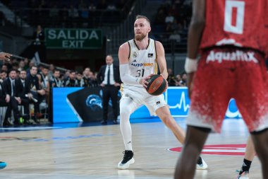 Real Madrid 'den Dzanan Musa, Real Madrid ve BAXI Manresa arasında oynanan ACB Ligi karşılaşmasında 31 Mart 2024 tarihinde İspanya' nın başkenti Madrid 'de oynanan WiZink Center' da maç yaptı..