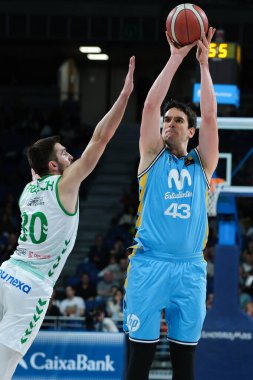 Movistar Estudiantes 'in oyuncusu, WiZink Center' da Movistar Estudiantes ile Amics Castello arasında oynanan LEB Oro Maçı sırasında görüldü. 21 Mart 2024 İspanya