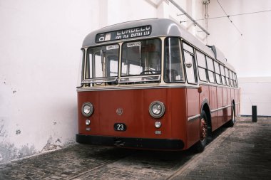 Porto Tramvay Müzesi. Carro Elctrico 'dan. Porto 'daki tramvayların tarihine adanmış bir müzeye ev sahipliği yapan eski bir elektrik santrali. 2 Nisan 2024 Portekiz