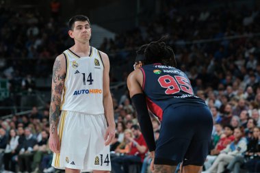 Real Madrid 'den Gabriel Deck, Real Madrid ile Baskonia Vitoria Gasteiz arasında oynanan EuroLeague karşılaşması sırasında 5 Nisan 2024 tarihinde Madrid İspanya' da WiZink Center 'da oynanmıştır.