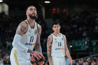 Real Madrid 'den Vincent Poirier, Real Madrid ile Baskonia Vitoria Gasteiz arasında oynanan EuroLeague karşılaşması sırasında 5 Nisan 2024 tarihinde İspanya' nın başkenti Madrid 'de oynanmıştır.