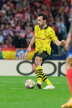 UEFA Şampiyonlar Ligi sırasında Borussia Dortmund 'un Mats Hummels' i, Madrid ve Borussia Dortmund arasında, 10 Nisan 2024 'te Madrid' de İspanya 'da kuruldu.. 
