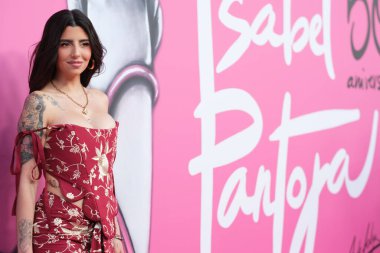 Naiara, 13 Nisan 2024 'te İspanya' nın Madrid şehrinde Wizink Center 'da Isabel Pantoja' nın gösterilerine katıldı..