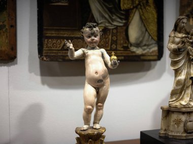 IFEM IFEMA, Madrid, 21 Nisan İspanya 'da LA ANTIK PASSION Almoneda, bir antika, sanat galerileri ve sergi etkinliği, ikinci el dekoratif unsurlar sergilendi.