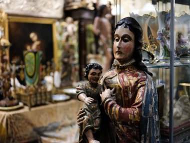 IFEM IFEMA, Madrid, 21 Nisan İspanya 'da LA ANTIK PASSION Almoneda, bir antika, sanat galerileri ve sergi etkinliği, ikinci el dekoratif unsurlar sergilendi.