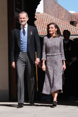 İspanya Kralı VI. Felipe ve İspanya Kraliçesi Letizia, 23 Nisan 2024 tarihinde İspanya 'nın Madrid kentinde bulunan Alcal de Henares Üniversitesi' nde verilen 