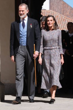 İspanya Kralı VI. Felipe ve İspanya Kraliçesi Letizia, 23 Nisan 2024 tarihinde İspanya 'nın Madrid kentinde bulunan Alcal de Henares Üniversitesi' nde verilen 