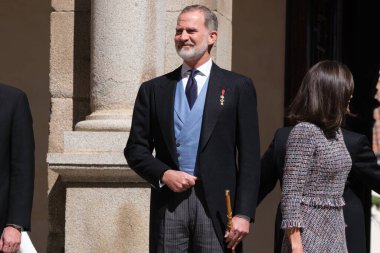 İspanya Kralı VI. Felipe ve İspanya Kraliçesi Letizia, 23 Nisan 2024 tarihinde İspanya 'nın Madrid kentinde bulunan Alcal de Henares Üniversitesi' nde verilen 