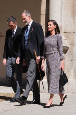 İspanya Kralı VI. Felipe ve İspanya Kraliçesi Letizia, 23 Nisan 2024 tarihinde İspanya 'nın Madrid kentinde bulunan Alcal de Henares Üniversitesi' nde verilen 